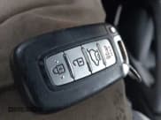 ✅ 2016 Hyundai Veloster Turbo Rally Edition • VIN: KMHTC6AE2GU295277 • Lot: 41566974. Wystawiony na IAAI z przebiegiem 93 245 mil. Bezpłatny archiwum sprzedaży aukcyjnych z USA i szczegółowy raport historii pojazdu na DreamBid. Zdjęcie 11.