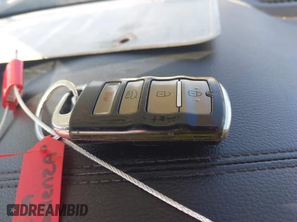 ✅ 2017 Kia Cadenza Premium • VIN: KNALC4J19H5091784 • Lot: 42290255. Listed on IAAI with 76,913 mi. Free auction sales archive from the USA and detailed vehicle history report at DreamBid. Image 11.