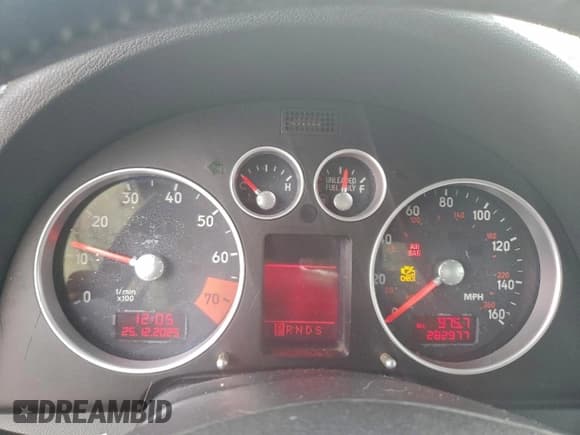 ✅ 2005 Audi TT • VIN: TRUWF28N251010959 • Lot: 92525835. Wystawiony na Copart z przebiegiem 282 977 mil. Bezpłatny archiwum sprzedaży aukcyjnych z USA i szczegółowy raport historii pojazdu na DreamBid. Zdjęcie 9.