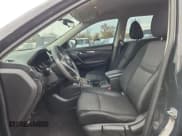 ✅ 2017 Nissan Rogue S • VIN: JN8AT2MV1HW008005 • Lot: 92377615. Wystawiony na Copart z przebiegiem 84 510 mil. Bezpłatny archiwum sprzedaży aukcyjnych z USA i szczegółowy raport historii pojazdu na DreamBid. Zdjęcie 7.