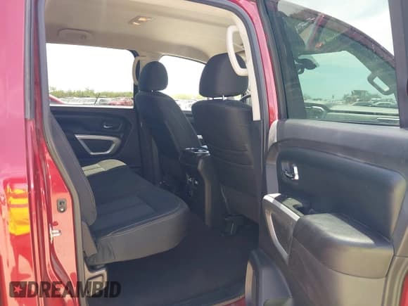 ✅ 2017 Nissan Titan SV • VIN: 1N6AA1F27HN552395 • Lot: 42825236. Listed on IAAI with 50,903 mi. Free auction sales archive from the USA and detailed vehicle history report at DreamBid. Image 8.