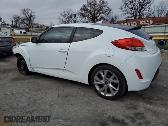 ✅ 2016 Hyundai Veloster • VIN: KMHTC6AD8GU281827 • Lot: 84548994. Wystawiony na Copart z przebiegiem 88 454 mil. Bezpłatny archiwum sprzedaży aukcyjnych z USA i szczegółowy raport historii pojazdu na DreamBid. Zdjęcie 2.