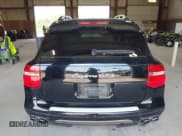 ✅ 2009 Porsche Cayenne GTS • VIN: WP1AD29P49LA60300 • Lot: 42848611. Wystawiony na IAAI z przebiegiem Nie podano. Bezpłatny archiwum sprzedaży aukcyjnych z USA i szczegółowy raport historii pojazdu na DreamBid. Zdjęcie 16.