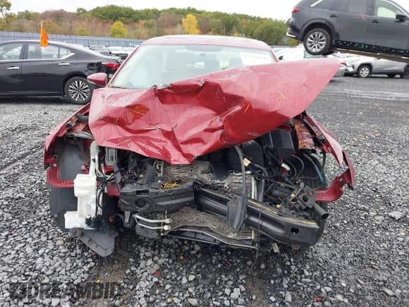 ✅ 2018 Volkswagen Passat SE • VIN: 1VWBA7A33JC038472 • Лот: 43391690. Опубликован ранее на IAAI с пробегом 122 000 миль. Бесплатный доступ к архиву аукционных продаж из США и подробный отчёт об истории автомобиля на DreamBid. Изображение 12.