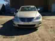 2010 Hyundai Genesis z VIN KMHGC4DE7AU095651, wystawiony jako Copart lot #77792754 z przebiegiem 61 467 mil mil oraz Szkoda całkowita • Salvage title. Historia ofert i sprzedaży dostępna na DreamBid. Obrazek 11.