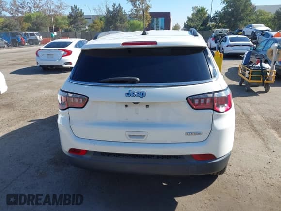 ✅ 2020 Jeep Compass Altitude • VIN: 3C4NJCBB0LT235265 • Лот: 43646913. Опубликован ранее на IAAI с пробегом 88 221 миль. Бесплатный доступ к архиву аукционных продаж из США и подробный отчёт об истории автомобиля на DreamBid. Изображение 16.
