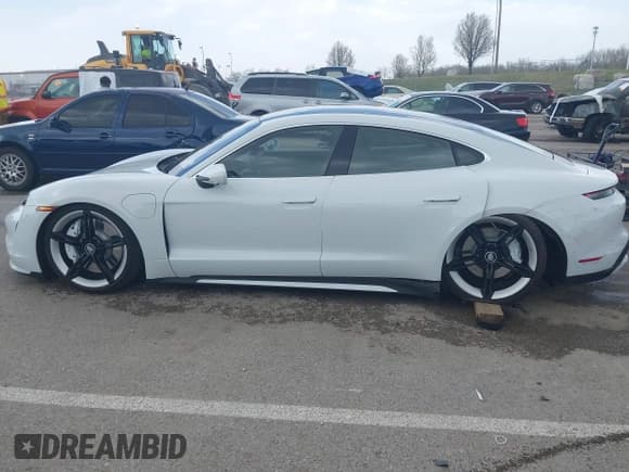 ✅ 2021 Porsche Taycan Turbo • VIN: WP0AC2Y16MSA63752 • Lot: 41838152. Listed on IAAI with 17,304 mi. Free auction sales archive from the USA and detailed vehicle history report at DreamBid. Image 14.