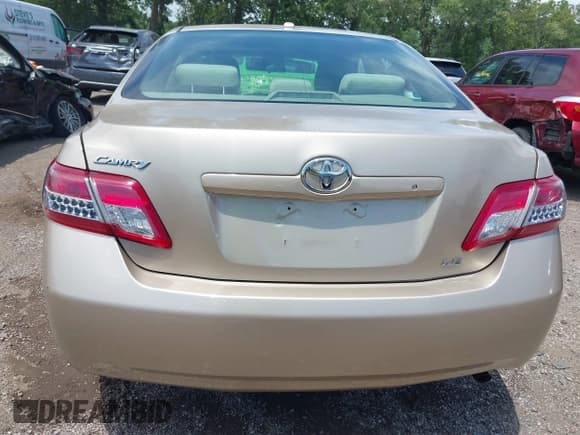 ✅ 2010 Toyota Camry • VIN: 4T4BF3EKXAR063671 • Lot: 42601366. Listed on IAAI with 154,584 mi. Free auction sales archive from the USA and detailed vehicle history report at DreamBid. Image 16.