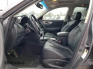 ✅ 2016 Infiniti QX70 • VIN: JN8CS1MUXGM130319 • Lot: 47037473. Wystawiony na Copart z przebiegiem 136 670 mil. Bezpłatny archiwum sprzedaży aukcyjnych z USA i szczegółowy raport historii pojazdu na DreamBid. Zdjęcie 7.