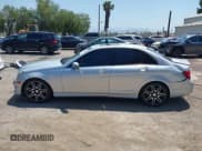 ✅ 2014 Mercedes-Benz C 250 Sport • VIN: WDDGF4HB5ER307781 • Lot: 42223138. Wystawiony na IAAI z przebiegiem 186 457 mil. Bezpłatny archiwum sprzedaży aukcyjnych z USA i szczegółowy raport historii pojazdu na DreamBid. Zdjęcie 14.