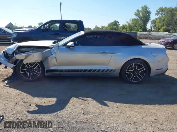 ✅ 2019 Ford Mustang EcoBoost • VIN: 1FATP8UH9K5149249 • Лот: 43347960. Опубликован ранее на IAAI с пробегом 89 226 миль. Бесплатный доступ к архиву аукционных продаж из США и подробный отчёт об истории автомобиля на DreamBid. Изображение 13.