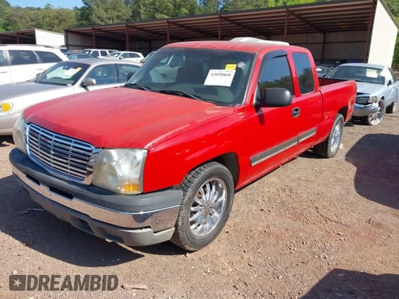 ✅ 2003 Chevrolet Silverado 1500 LS • VIN: 2GCEC19X631262682 • Lot: 42030868. Listed on IAAI with Not provided. Free auction sales archive from the USA and detailed vehicle history report at DreamBid. Image 2.