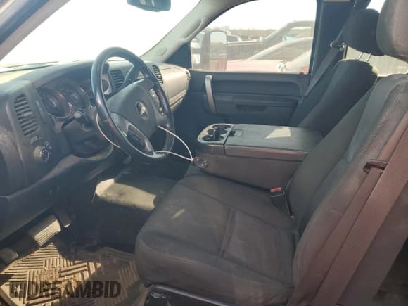 ✅ 2010 Chevrolet Silverado 2500HD LT • VIN: 1GC5KXBG1AZ167029 • Лот: 82366385. Опубликован ранее на Copart с пробегом 211 197 миль. Бесплатный доступ к архиву аукционных продаж из США и подробный отчёт об истории автомобиля на DreamBid. Изображение 7.