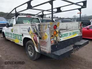 2003 Chevrolet Silverado 2500 z VIN 1GBGC24U33Z314907, wystawiony jako IAAI lot #41410324 z przebiegiem 258 293 mil mil oraz . Historia ofert i sprzedaży dostępna na DreamBid. Obrazek 3.