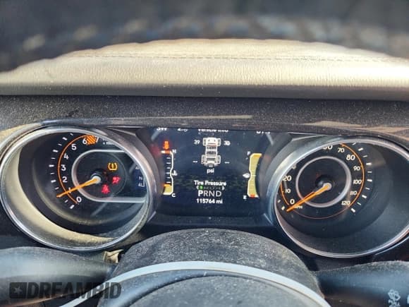 ✅ 2020 Jeep Wrangler Unlimited Sahara • VIN: 1C4HJXEN6LW111845 • Lot: 89513325. Listed on Copart with 115,764 mi. Free auction sales archive from the USA and detailed vehicle history report at DreamBid. Image 9.