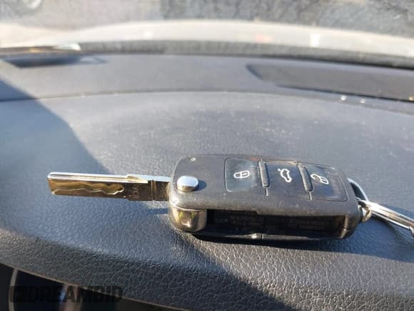 ✅ 2015 Volkswagen Jetta SE • VIN: 3VWD07AJ5FM318913 • Лот: 42671952. Опубликован ранее на IAAI с пробегом 120 169 миль. Бесплатный доступ к архиву аукционных продаж из США и подробный отчёт об истории автомобиля на DreamBid. Изображение 11.