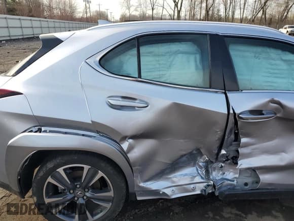 ✅ 2023 Lexus UX 250h Premium • VIN: JTHP9JBH9P2065083 • Lot: 51998745. Listed on Copart with 20,782 mi. Free auction sales archive from the USA and detailed vehicle history report at DreamBid. Image 10.