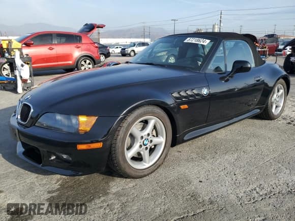 ✅ 1999 BMW Z3 2.5 • VIN: 4USCH9332XLF81796 • Lot: 87218624. Listed on Copart with 78,476 mi. Free auction sales archive from the USA and detailed vehicle history report at DreamBid. Image 1.
