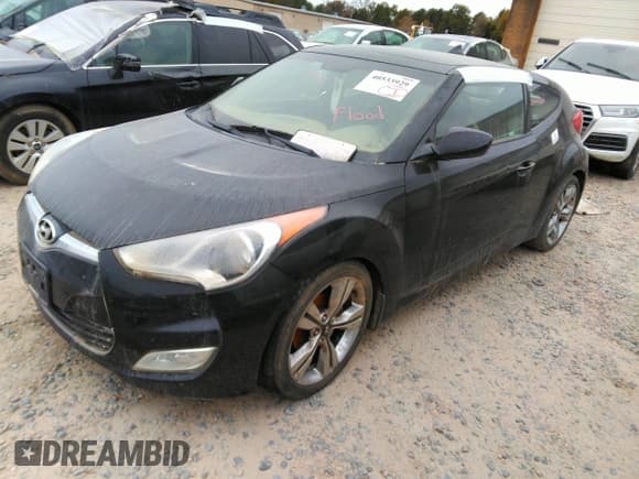 ✅ 2012 Hyundai Veloster w/Gray Int • VIN: KMHTC6AD1CU054764 • Lot: 40533929. Wystawiony na IAAI z przebiegiem Nie podano. Bezpłatny archiwum sprzedaży aukcyjnych z USA i szczegółowy raport historii pojazdu na DreamBid. Zdjęcie 2.