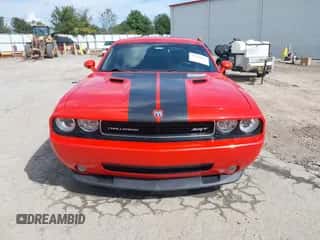 2009 Dodge Challenger SRT-8 z VIN 2B3LJ74W89H581856, wystawiony jako IAAI lot #43402204 z przebiegiem 93 540 mil mil oraz . Historia ofert i sprzedaży dostępna na DreamBid. Obrazek 6.