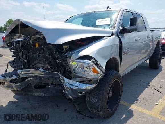 ✅ 2015 Ram 2500 SLT • VIN: 3C6UR5ML9FG611388 • Lot: 42045503. Wystawiony na IAAI z przebiegiem 164 547 mil. Bezpłatny archiwum sprzedaży aukcyjnych z USA i szczegółowy raport historii pojazdu na DreamBid. Zdjęcie 20.