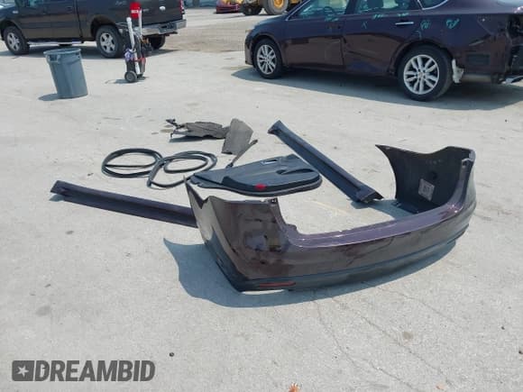 ✅ 2014 Toyota Avalon Limited • VIN: 4T1BK1EB5EU102330 • Lot: 42458504. Wystawiony na IAAI z przebiegiem 78 448 mil. Bezpłatny archiwum sprzedaży aukcyjnych z USA i szczegółowy raport historii pojazdu na DreamBid. Zdjęcie 18.