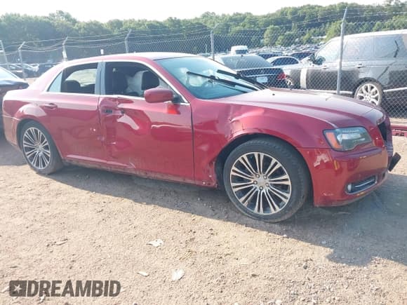 ✅ 2014 Chrysler 300 S • VIN: 2C3CCABG2EH167990 • Lot: 42831555. Listed on IAAI with 121,691 mi. Free auction sales archive from the USA and detailed vehicle history report at DreamBid. Image 1.