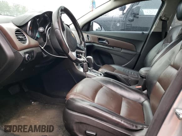 ✅ 2015 Chevrolet Cruze LTZ • VIN: 1G1PG5SB1F7228586 • Лот: 42331813. Опубликован ранее на Copart с пробегом 142 597 миль. Бесплатный доступ к архиву аукционных продаж из США и подробный отчёт об истории автомобиля на DreamBid. Изображение 7.