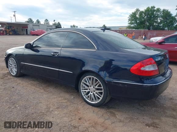 ✅ 2007 Mercedes-Benz CLK 350 • VIN: WDBTJ56H97F227391 • Lot: 42146213. Listed on IAAI with 156,205 mi. Free auction sales archive from the USA and detailed vehicle history report at DreamBid. Image 3.