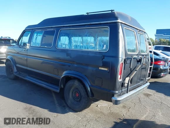 ✅ 1984 Ford Econoline Cargo • VIN: 1FMEE11F5EHA42281 • Lot: 43304582. Wystawiony na IAAI z przebiegiem 97 736 mil. Bezpłatny archiwum sprzedaży aukcyjnych z USA i szczegółowy raport historii pojazdu na DreamBid. Zdjęcie 3.