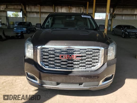 ✅ 2018 GMC Yukon Denali • VIN: 1GKS1CKJ6JR302813 • Lot: 81816415. Wystawiony na Copart z przebiegiem 105 238 mil. Bezpłatny archiwum sprzedaży aukcyjnych z USA i szczegółowy raport historii pojazdu na DreamBid. Zdjęcie 5.