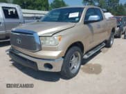 ✅ 2010 Toyota Tundra • VIN: 5TFRU5F11AX021196 • Лот: 42040737. Опубликован ранее на IAAI с пробегом 196 720 миль. Бесплатный доступ к архиву аукционных продаж из США и подробный отчёт об истории автомобиля на DreamBid. Изображение 2.