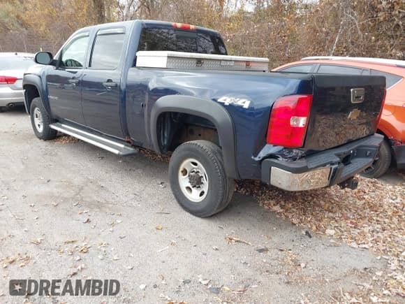 ✅ 2009 Chevrolet Silverado 2500HD LT • VIN: 1GCHK53K59F154432 • Lot: 40629358. Wystawiony na IAAI z przebiegiem 200 449 mil. Bezpłatny archiwum sprzedaży aukcyjnych z USA i szczegółowy raport historii pojazdu na DreamBid. Zdjęcie 3.