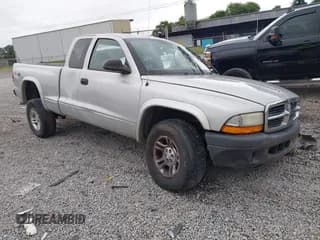 ✅ 2004 Dodge Dakota • VIN: 1D7HG12K44S628159 • Lot: 42952012. Wystawiony na IAAI z przebiegiem Nie podano. Bezpłatny archiwum sprzedaży aukcyjnych z USA i szczegółowy raport historii pojazdu na DreamBid. Zdjęcie 1.