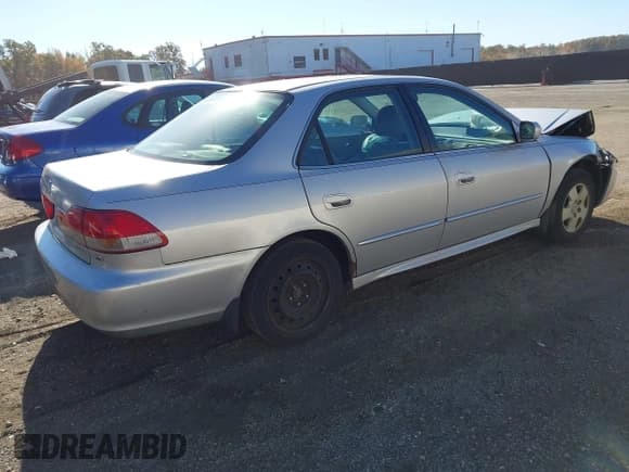 ✅ 2001 Honda Accord EX • VIN: 1HGCG165X1A045834 • Лот: 43484960. Опубликован ранее на IAAI с пробегом 379 493 миль. Бесплатный доступ к архиву аукционных продаж из США и подробный отчёт об истории автомобиля на DreamBid. Изображение 4.