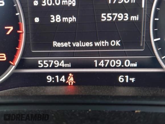 ✅ 2018 Audi A4 • VIN: WAUFNBF40JA131472 • Lot: 41617519. Wystawiony na IAAI z przebiegiem 55 794 mil. Bezpłatny archiwum sprzedaży aukcyjnych z USA i szczegółowy raport historii pojazdu na DreamBid. Zdjęcie 15.