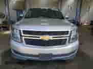 2018 Chevrolet Suburban LS z VIN 1GNSKGKC9JR129152, wystawiony jako Copart lot #51540075 z przebiegiem 371 516 mil mil oraz Czysty tytuł • Clean title. Historia ofert i sprzedaży dostępna na DreamBid. Obrazek 5.