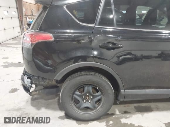 ✅ 2017 Toyota RAV4 LE • VIN: 2T3BFREV7HW623641 • Lot: 43877856. Listed on IAAI with 212,996 mi. Free auction sales archive from the USA and detailed vehicle history report at DreamBid. Image 6.