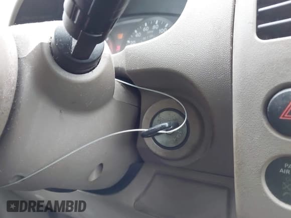 ✅ 2009 Suzuki Equator • VIN: 5Z6BD06T49C412675 • Lot: 41707318. Wystawiony na IAAI z przebiegiem 140 840 mil. Bezpłatny archiwum sprzedaży aukcyjnych z USA i szczegółowy raport historii pojazdu na DreamBid. Zdjęcie 11.