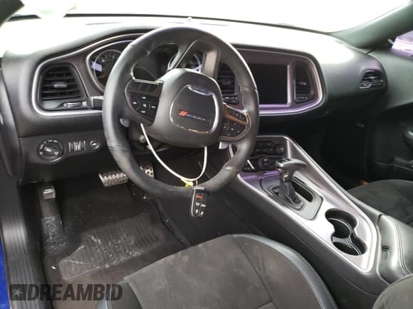 ✅ 2019 Dodge Challenger GT • VIN: 2C3CDZJG7KH571165 • Lot: 43646663. Wystawiony na Copart z przebiegiem 61 120 mil. Bezpłatny archiwum sprzedaży aukcyjnych z USA i szczegółowy raport historii pojazdu na DreamBid. Zdjęcie 8.