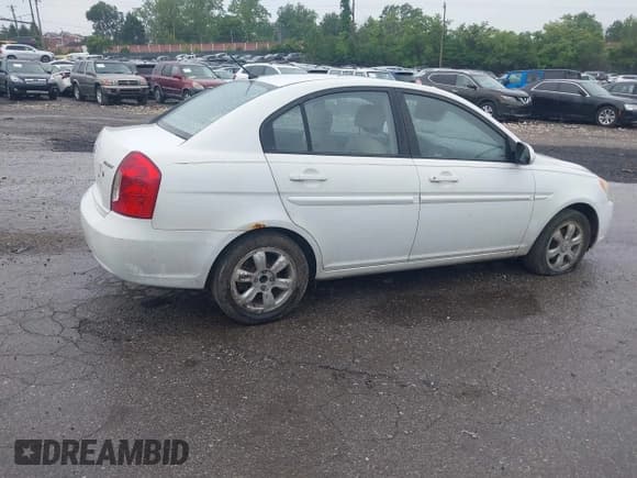 ✅ 2006 Hyundai Accent GLS • VIN: KMHCN46C56U056777 • Лот: 42344945. Опубликован ранее на IAAI с пробегом 95 349 миль. Бесплатный доступ к архиву аукционных продаж из США и подробный отчёт об истории автомобиля на DreamBid. Изображение 4.