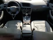 ✅ 2015 Audi Q5 Premium • VIN: WA1CFAFP1FA008045 • Lot: 61505715. Wystawiony na Copart z przebiegiem 127 413 mil. Bezpłatny archiwum sprzedaży aukcyjnych z USA i szczegółowy raport historii pojazdu na DreamBid. Zdjęcie 8.