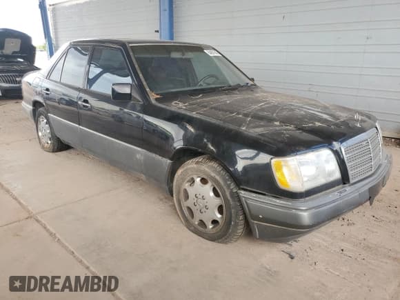 ✅ 1995 Mercedes-Benz 400 E • VIN: WDBEA34E5SC258640 • Лот: 64881845. Опубликован ранее на Copart с пробегом 175 250 миль. Бесплатный доступ к архиву аукционных продаж из США и подробный отчёт об истории автомобиля на DreamBid. Изображение 4.