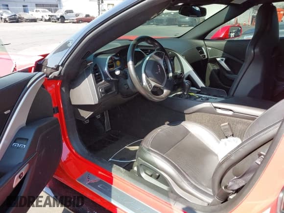 ✅ 2015 Chevrolet Corvette 1LT • VIN: 1G1YA2D77F5122992 • Lot: 42386670. Listed on IAAI with 59,722 mi. Free auction sales archive from the USA and detailed vehicle history report at DreamBid. Image 19.