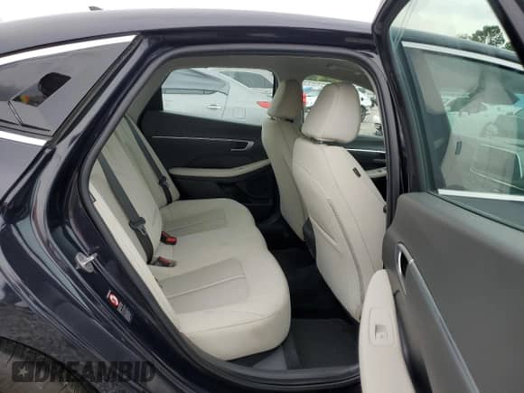 2023 Hyundai Sonata SEL z VIN KMHL64JA8PA271883, wystawiony jako Copart lot #82083955 z przebiegiem 34 798 mil mil oraz Szkoda całkowita • Salvage title. Historia ofert i sprzedaży dostępna na DreamBid. Obrazek 10.