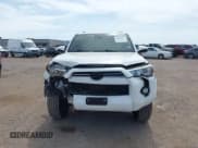 ✅ 2020 Toyota 4Runner SR5 • VIN: JTEZU5JR9L5223632 • Lot: 42866331. Wystawiony na IAAI z przebiegiem 81 253 mil. Bezpłatny archiwum sprzedaży aukcyjnych z USA i szczegółowy raport historii pojazdu na DreamBid. Zdjęcie 13.