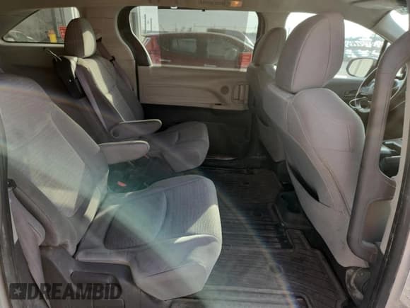 ✅ 2021 Toyota Sienna LE • VIN: 5TDKSKFC0MS036791 • Lot: 93126565. Listed on Copart with 248,708 mi. Free auction sales archive from the USA and detailed vehicle history report at DreamBid. Image 11.