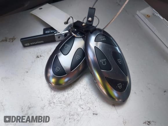 ✅ 2025 Hyundai Elantra SEL Sport • VIN: KMHLM4DG7SU020513 • Lot: 43218775. Listed on IAAI with 5,390 mi. Free auction sales archive from the USA and detailed vehicle history report at DreamBid. Image 11.