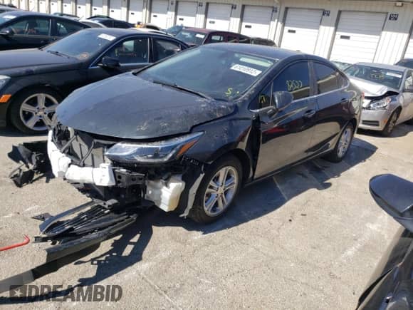 ✅ 2018 Chevrolet Cruze LT • VIN: 1G1BE5SM9J7178014 • Lot: 61010912. Wystawiony na Copart z przebiegiem 82 527 mil mil. Skorzystaj z bezpłatnego archiwum sprzedaży aukcyjnych z USA i zobacz szczegółowy raport historii pojazdu na DreamBid. Zdjęcie 2.