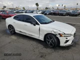 ✅ 2024 Volvo S60 Plus Dark Theme • VIN: 7JRL12TLXRG314398 • Lot: 86294265. Wystawiony na Copart z przebiegiem 18 332 mil. Bezpłatny archiwum sprzedaży aukcyjnych z USA i szczegółowy raport historii pojazdu na DreamBid. Zdjęcie 4.